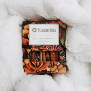 AJÁNDÉKDOBOZ-Színes Karácsony